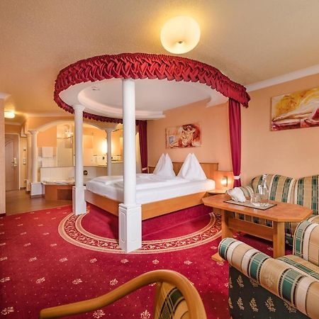 Hotel Winzer Wellness & Kuscheln Sankt Georgen im Attergau Εξωτερικό φωτογραφία