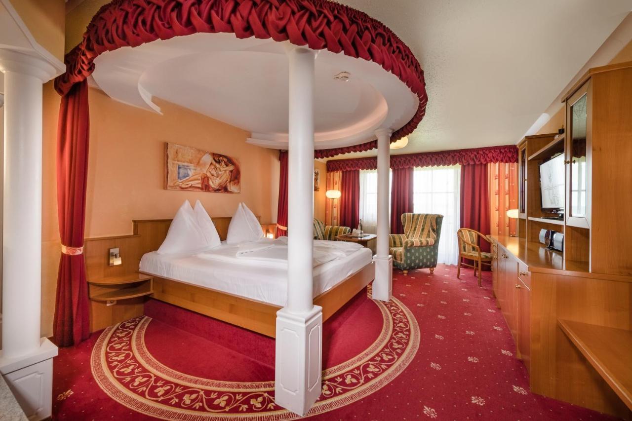 Hotel Winzer Wellness & Kuscheln Sankt Georgen im Attergau Εξωτερικό φωτογραφία