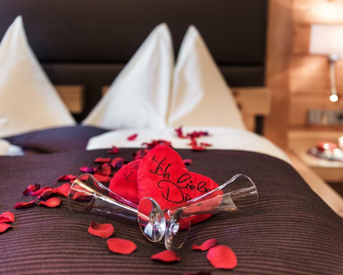 Hotel Winzer Wellness & Kuscheln Sankt Georgen im Attergau Εξωτερικό φωτογραφία