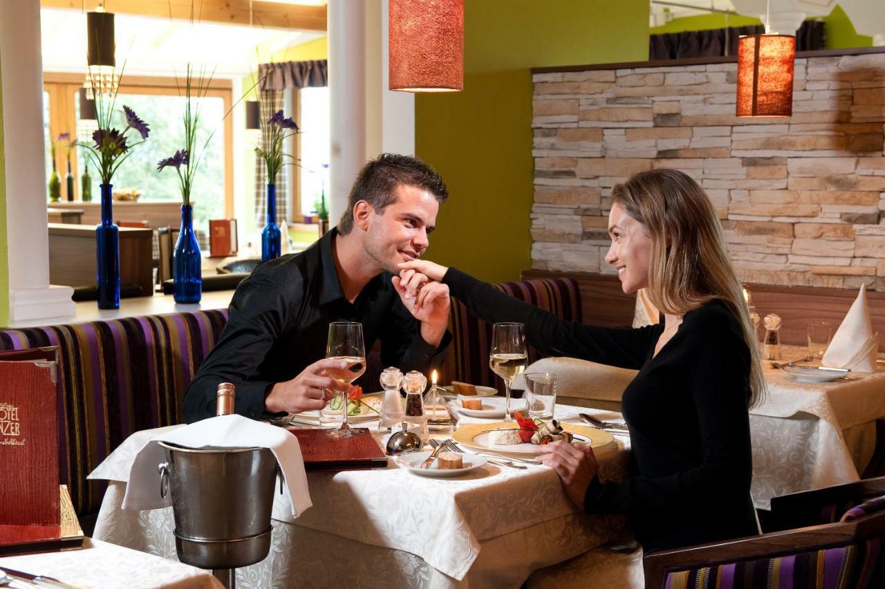 Hotel Winzer Wellness & Kuscheln Sankt Georgen im Attergau Εξωτερικό φωτογραφία