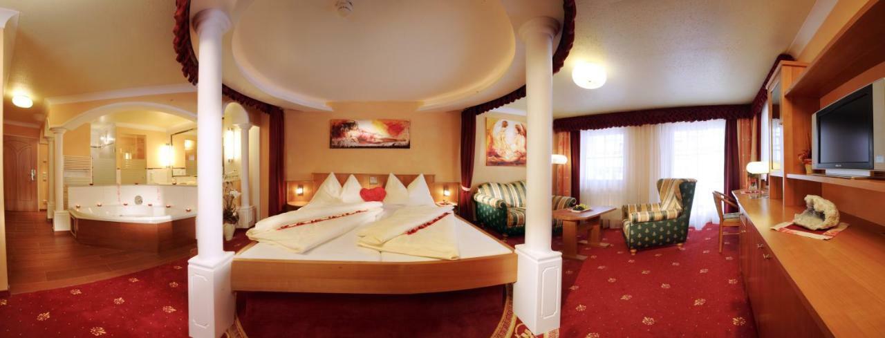 Hotel Winzer Wellness & Kuscheln Sankt Georgen im Attergau Εξωτερικό φωτογραφία