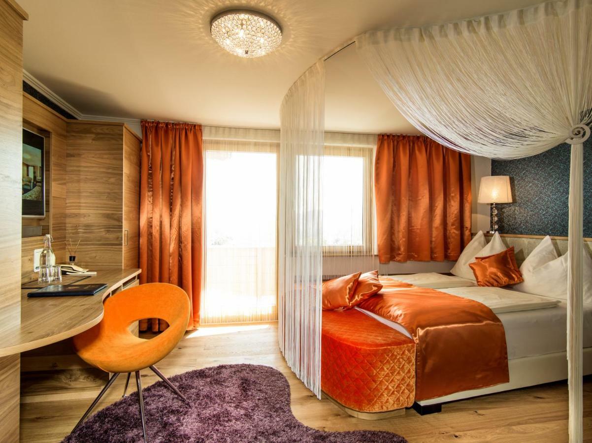 Hotel Winzer Wellness & Kuscheln Sankt Georgen im Attergau Εξωτερικό φωτογραφία