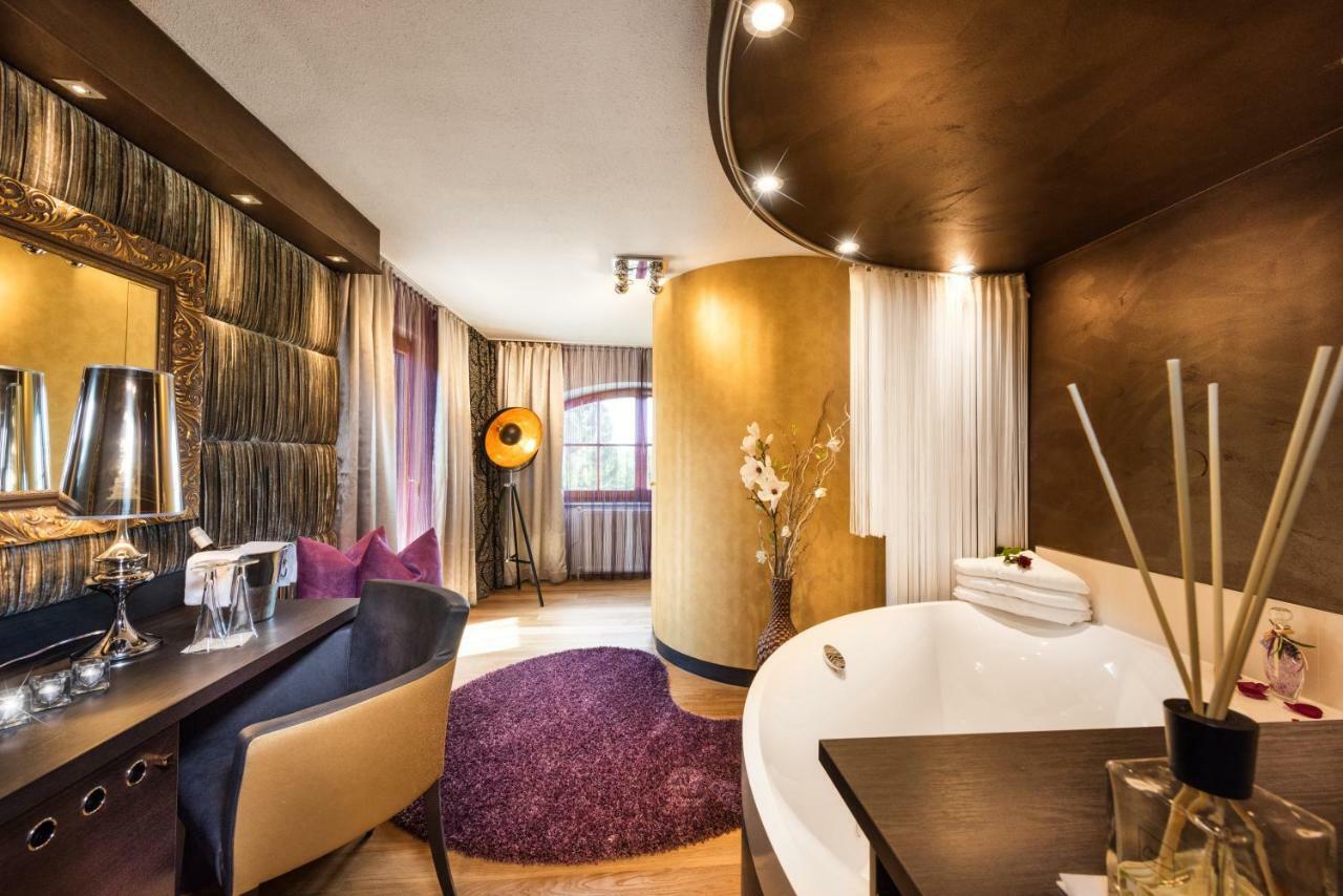 Hotel Winzer Wellness & Kuscheln Sankt Georgen im Attergau Εξωτερικό φωτογραφία