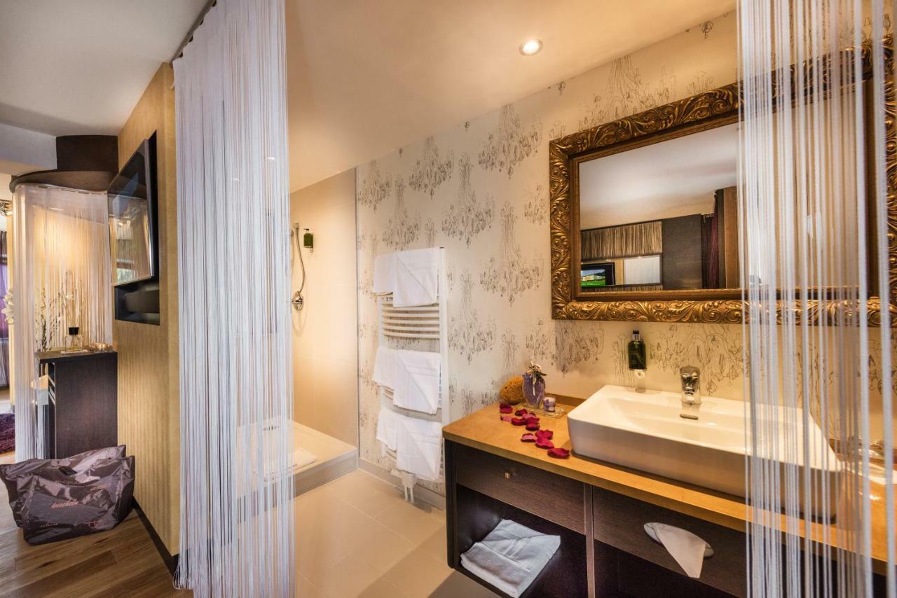 Hotel Winzer Wellness & Kuscheln Sankt Georgen im Attergau Εξωτερικό φωτογραφία